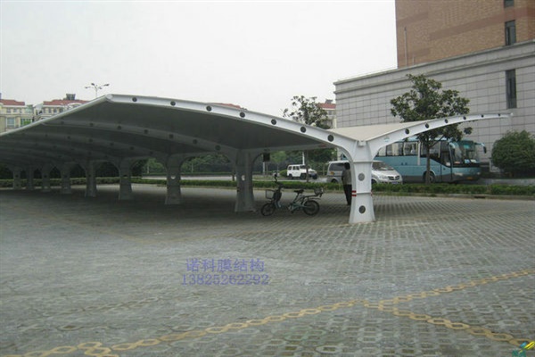 湖南長沙三一重工膜結(jié)構車棚選海德斯PVDF膜材